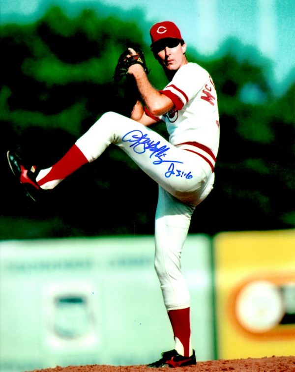 AUTOGRAPHED ANDY MCGAFFIGAN 8X10 photo  Cincinnati Reds