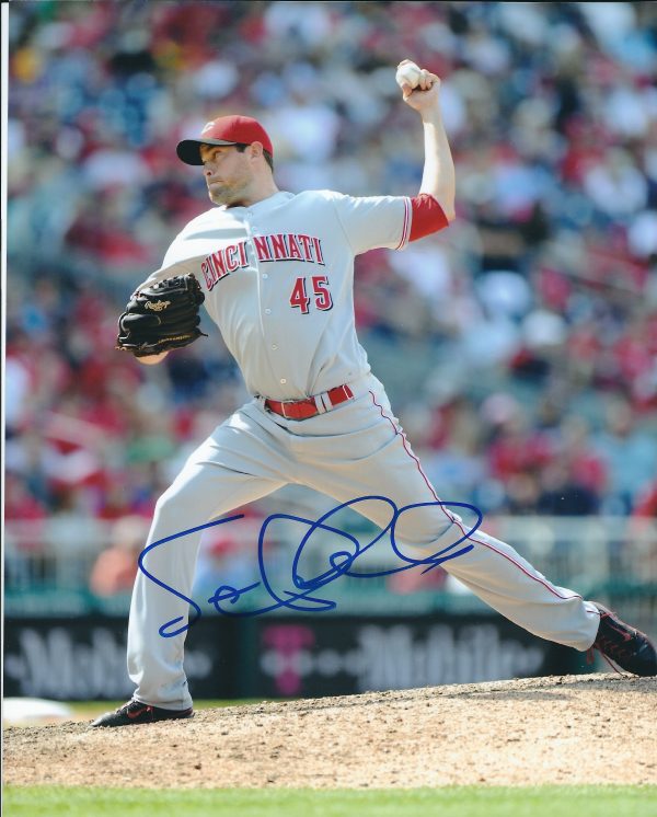 AUTOGRAPHED SEAN MARSHALL 8X10 Cincinnati Reds Photo