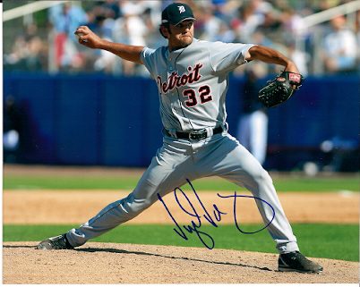 AUTOGRAPHED PRICE FIELDER 8X10 Detroit Tigers Photo - Main Line Autographs