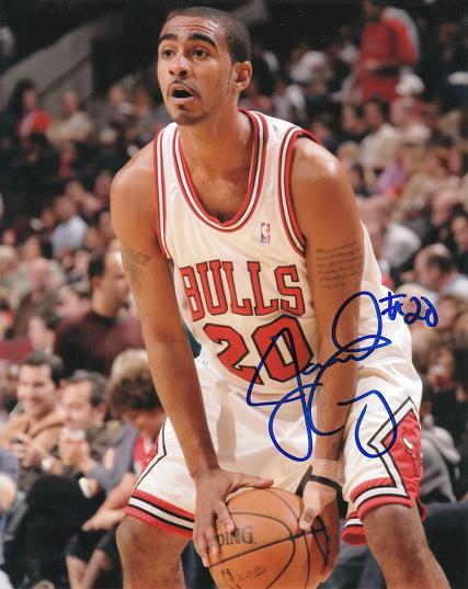 Eddy Curry Autographed 8X10 Photo Chicago Bulls Dribbling JSA