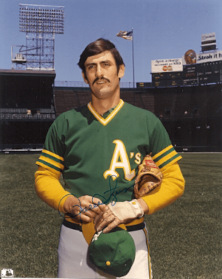 Autographed ROLLIE FINGERS 8X10 Oakland A's photo - Main Line