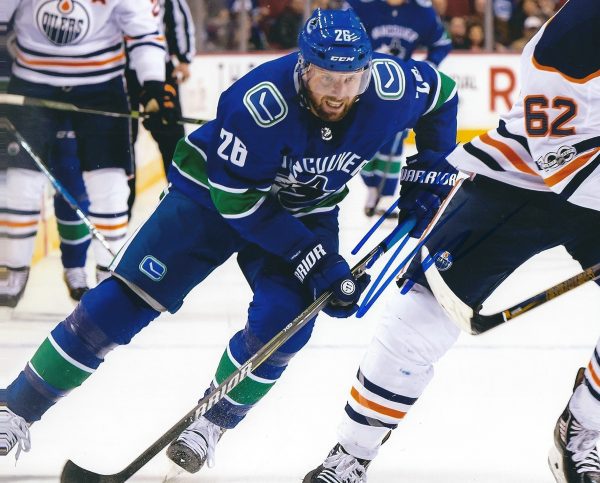 Autographed THOMAS VANEK 8X10 Vancouver Canucks Photos