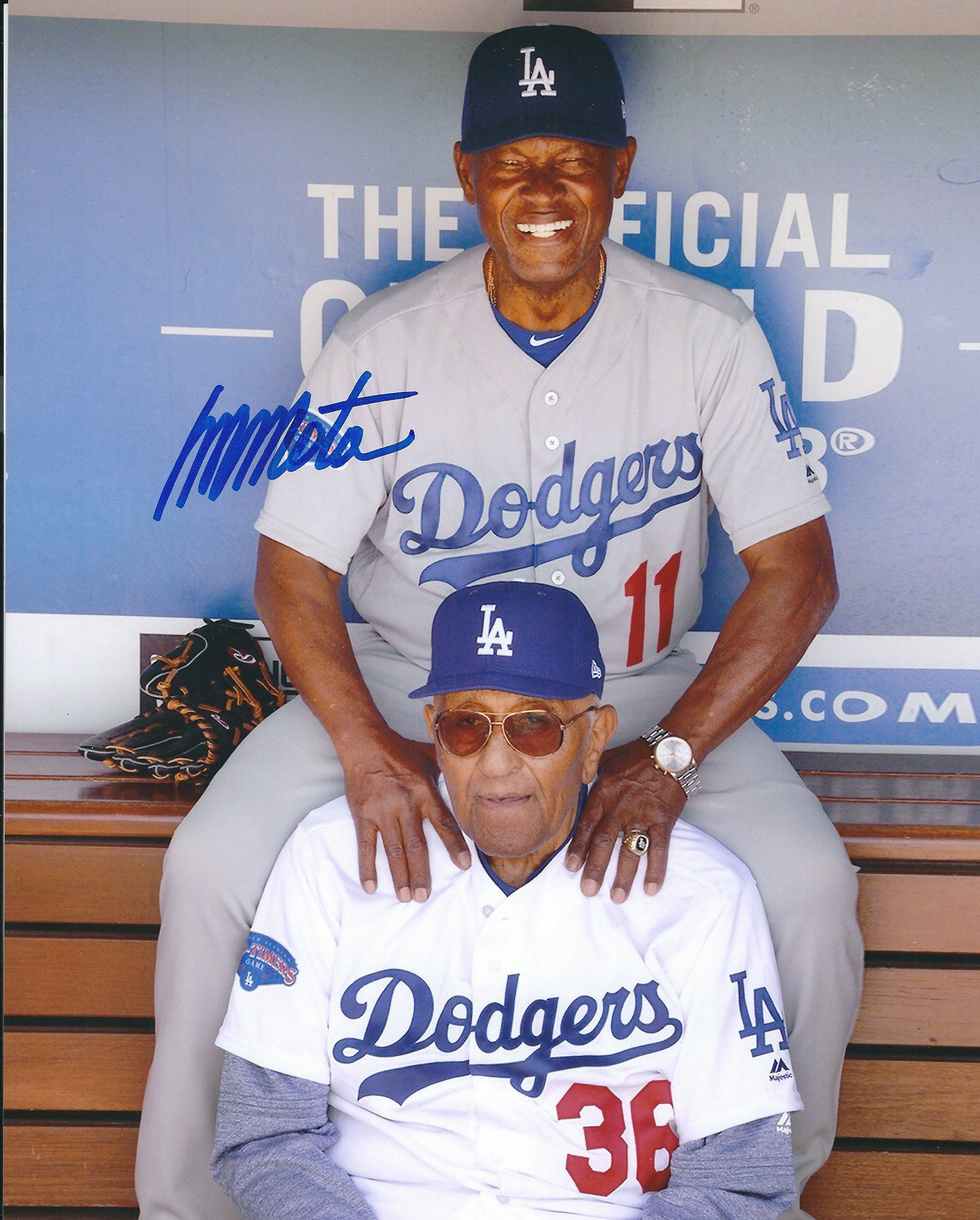 Manny Mota Signed Autographed Glossy 8x10 Photo Los Angeles 