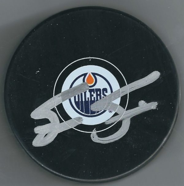 Autographed STEVE SMITH Edmonton Oilers Hockey Puck