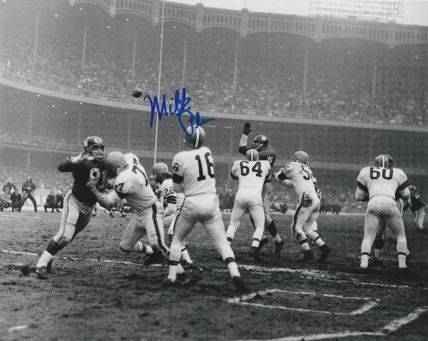 Autographed MILT PLUM 8X10 Cleveland Browns Photo