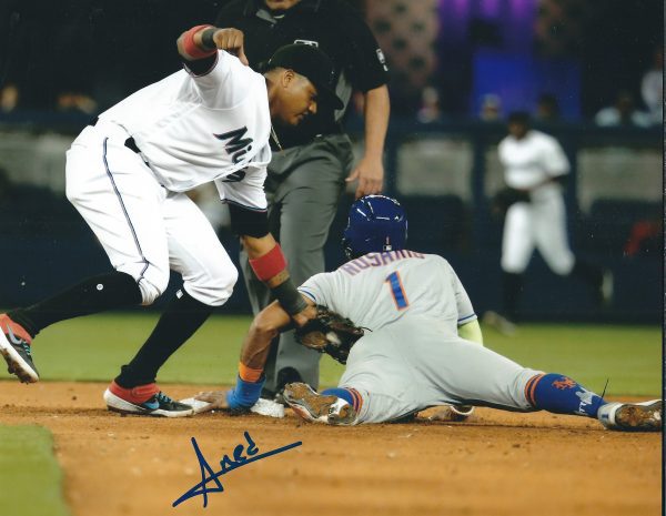 Autographed AMED ROSARIO 8X10 New York Mets photo