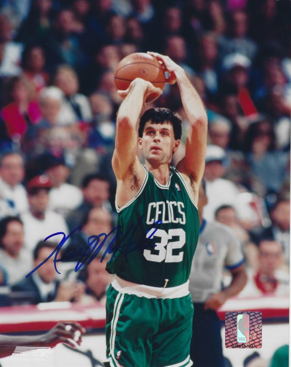 Autographed KEVIN MCHALE 8X10 BOSTON CELTICS photo