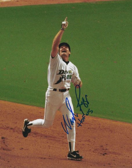Wade Boggs Signed Photo 8x10 Baseball Autograph NY Yankees