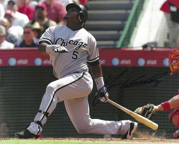 AUTOGRAPHED JUAN URIBE 8X10 Chicago White Sox Photo - Main Line Autographs