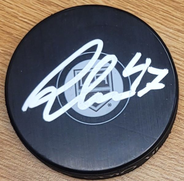 Autographed ANDRE LEE Los Angeles Kings Hockey Puck