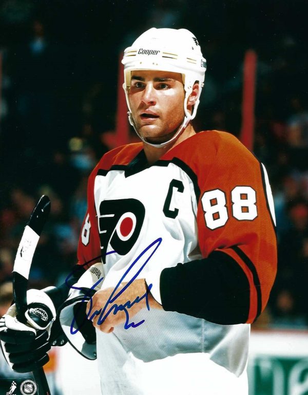 Autographed ERIC LINDROS 8X10 Philadelphia Flyers Photo