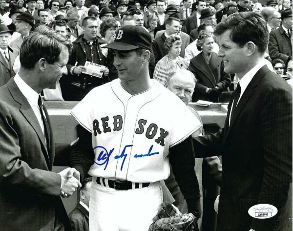 Autographed CARL YASTRZEMSKI 8X10 Boston Red Sox JSA COA