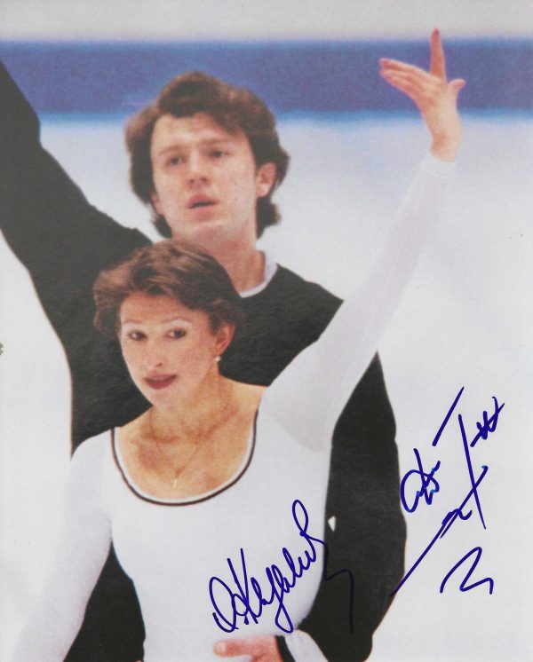 Autographed OKSANA KAZAKOVA & ARTUR DMITRIEV 8x10 Photo - Winter Olympics Figure Skating